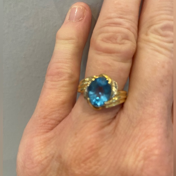 COPY - Vintage 14 k gold blue topaz ring with a small...